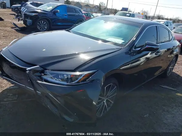 58ADZ1B11RU182353 2024 LEXUS ES - Image 2