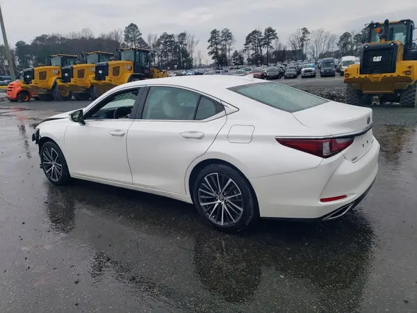 58ADZ1B11SU185176 2025 LEXUS ES - Image 2