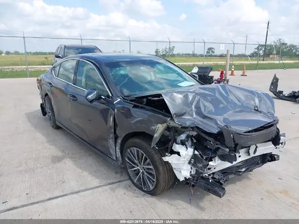 58ADZ1B11SU196100 2025 LEXUS ES - Image 1