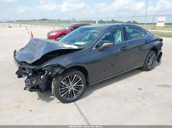 58ADZ1B11SU196100 2025 LEXUS ES - Image 2