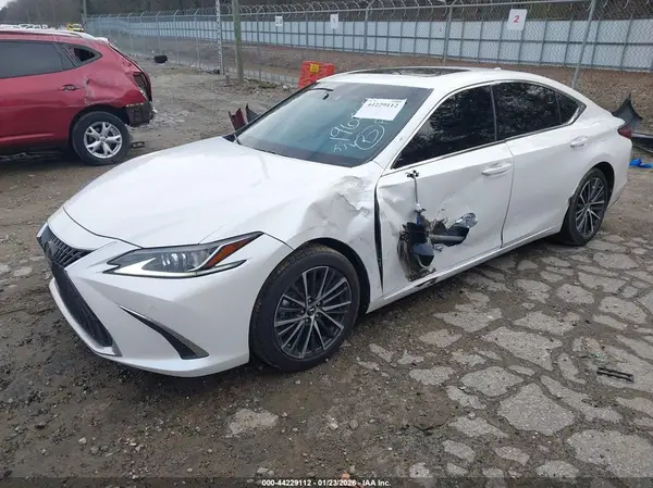 58ADZ1B11SU196369 2025 LEXUS ES - Image 2