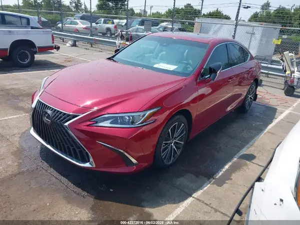 58ADZ1B11SU197148 2025 LEXUS ES - Image 2