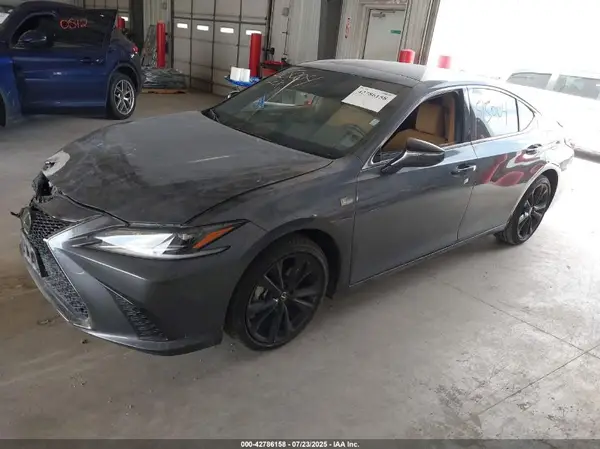58ADZ1B11SU197571 2025 LEXUS ES - Image 2