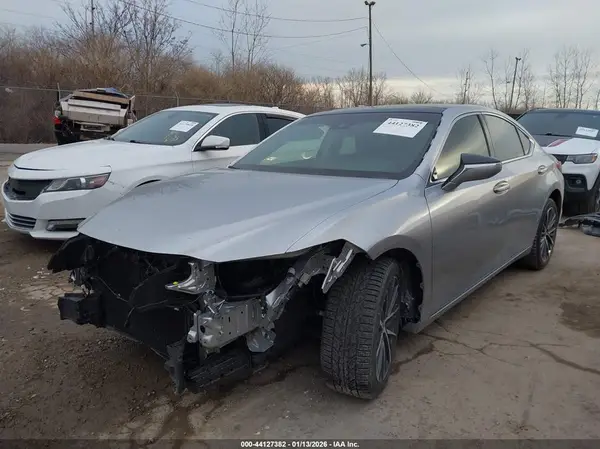 58ADZ1B11SU198591 2025 LEXUS ES - Image 2