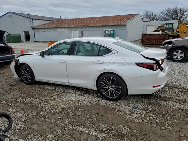 58ADZ1B11SU207385 2025 LEXUS ES - Image 2