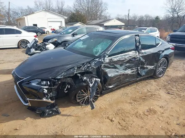 58ADZ1B11SU209167 2025 LEXUS ES - Image 2