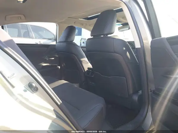 58ADZ1B11SU209265 2025 LEXUS ES - Image 8