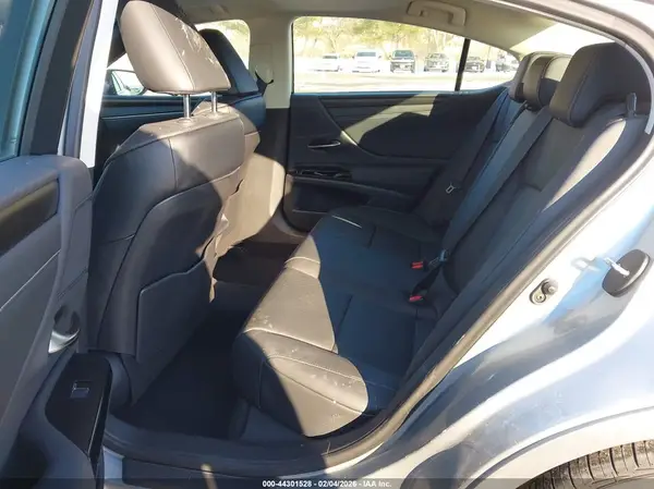 58ADZ1B11SU213798 2025 LEXUS ES - Image 8