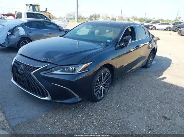 58ADZ1B11SU215003 2025 LEXUS ES - Image 2