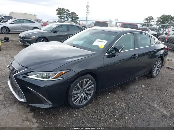 58ADZ1B12LU065629 2020 LEXUS ES - Image 2