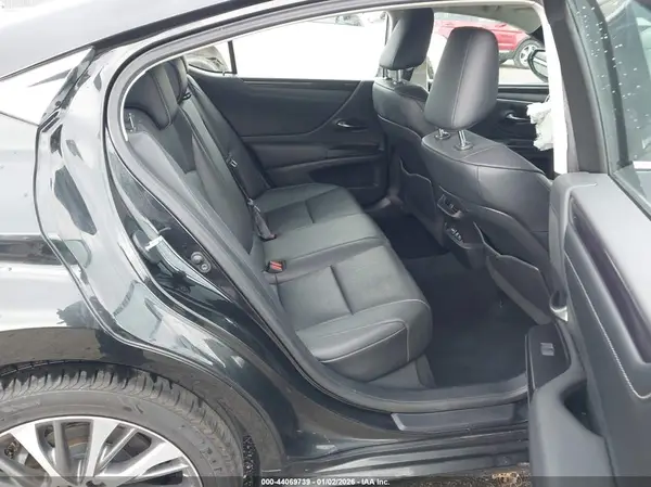 58ADZ1B12LU065629 2020 LEXUS ES - Image 8