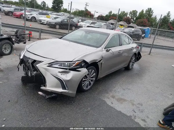 58ADZ1B12LU071365 2020 LEXUS ES - Image 2