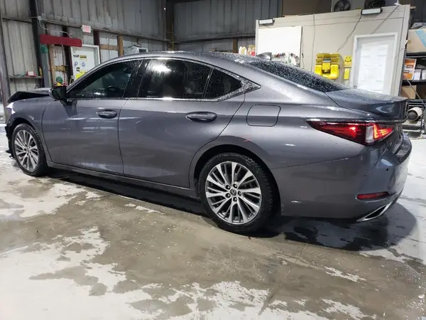 58ADZ1B12LU074055 2020 LEXUS ES - Image 2