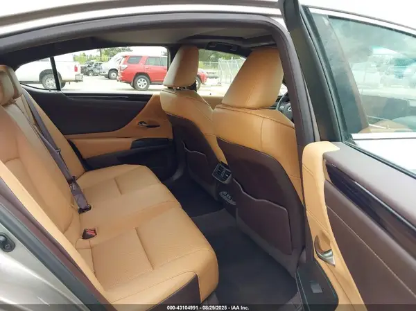 58ADZ1B12LU079207 2020 LEXUS ES - Image 8