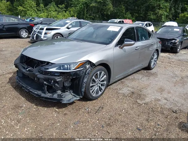 58ADZ1B12LU082382 2020 LEXUS ES - Image 2