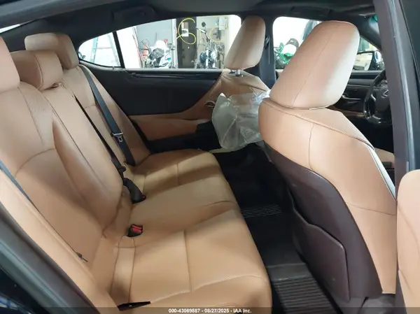 58ADZ1B12MU082738 2021 LEXUS ES - Image 8