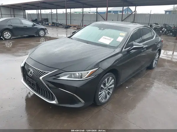 58ADZ1B12MU084487 2021 LEXUS ES - Image 2