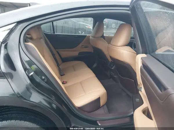 58ADZ1B12MU084487 2021 LEXUS ES - Image 8
