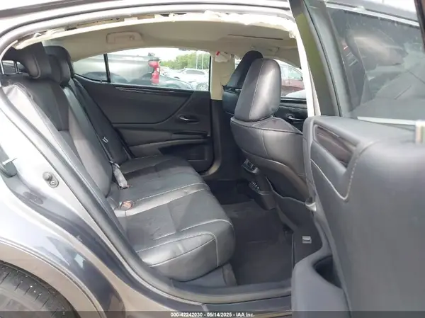 58ADZ1B12MU089978 2021 LEXUS ES - Image 8