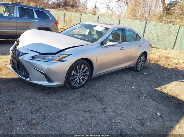 58ADZ1B12MU099197 2021 LEXUS ES - Image 2