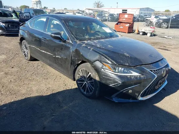 58ADZ1B12NU111575 2022 LEXUS ES - Image 1