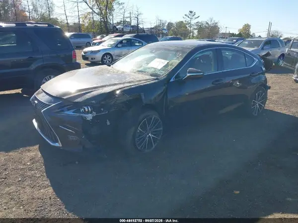 58ADZ1B12NU111575 2022 LEXUS ES - Image 2