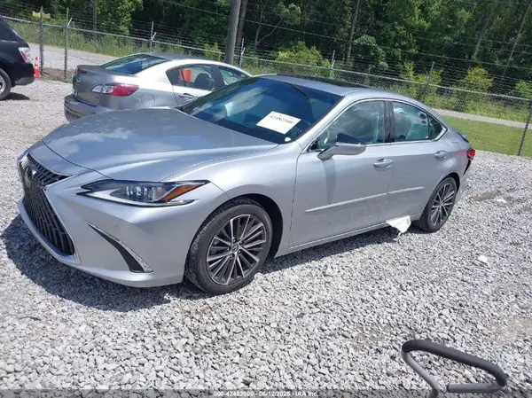 58ADZ1B12NU123466 2022 LEXUS ES - Image 2