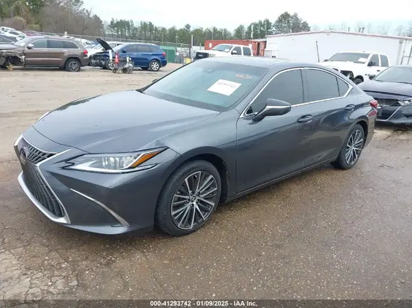 58ADZ1B12NU125587 2022 LEXUS ES - Image 2