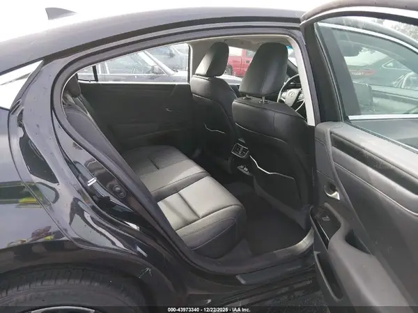 58ADZ1B12NU135603 2022 LEXUS ES - Image 8