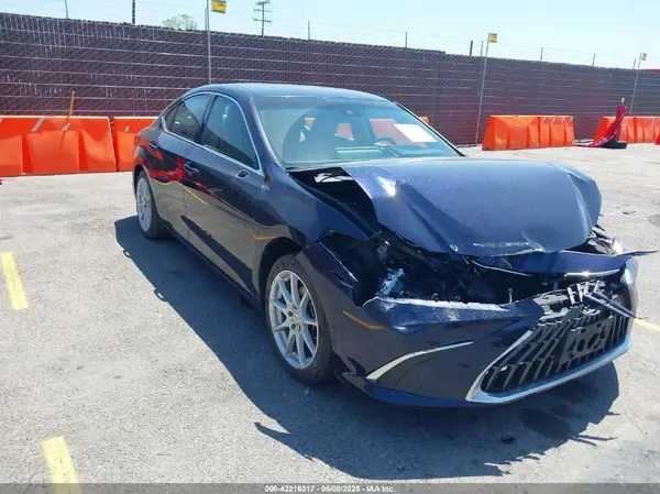58ADZ1B12NU135987 2022 LEXUS ES - Image 1