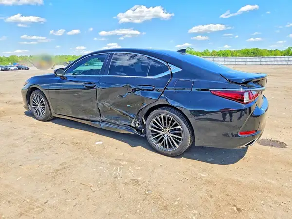58ADZ1B12NU137674 2022 LEXUS ES - Image 2
