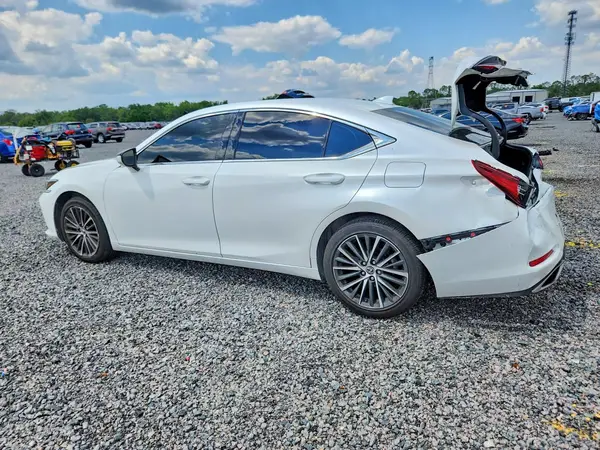 58ADZ1B12NU138078 2022 LEXUS ES - Image 2
