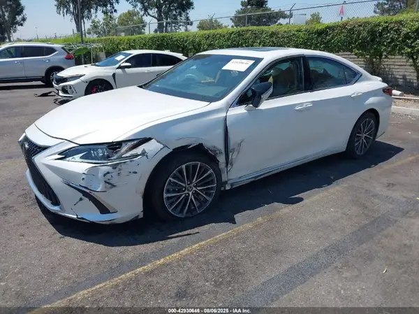 58ADZ1B12PU154154 2023 LEXUS ES - Image 2