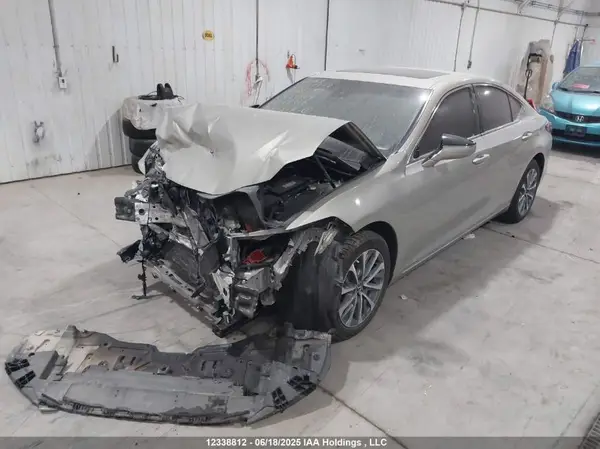 58ADZ1B12PU154297 2023 LEXUS ES - Image 2