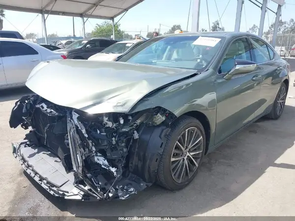 58ADZ1B12PU159032 2023 LEXUS ES - Image 2