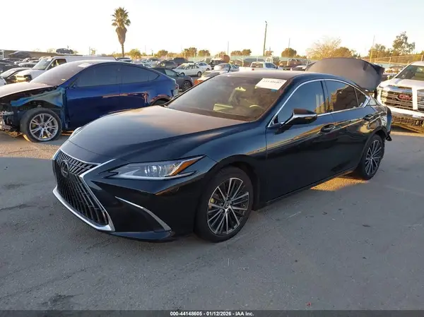 58ADZ1B12RU164072 2024 LEXUS ES - Image 2