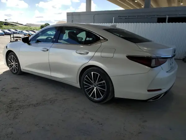 58ADZ1B12RU169613 2024 LEXUS ES - Image 2