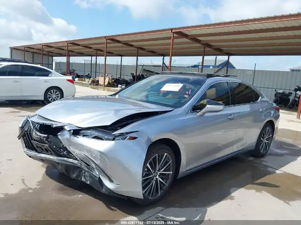 58ADZ1B12SU187342 2025 LEXUS ES - Image 2