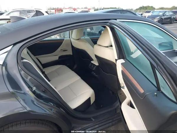 58ADZ1B12SU192508 2025 LEXUS ES - Image 8
