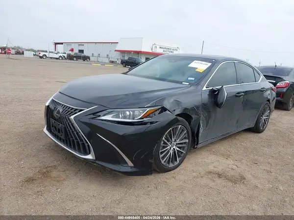 58ADZ1B12SU196056 2025 LEXUS ES - Image 2