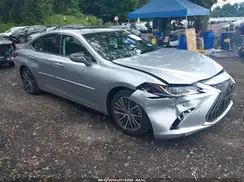 58ADZ1B12SU201563 2025 LEXUS ES