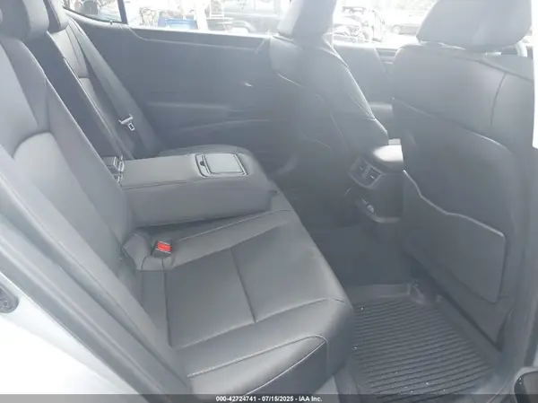 58ADZ1B12SU201563 2025 LEXUS ES - Image 8