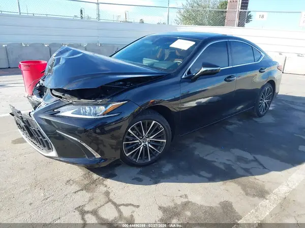 58ADZ1B12SU208545 2025 LEXUS ES - Image 2
