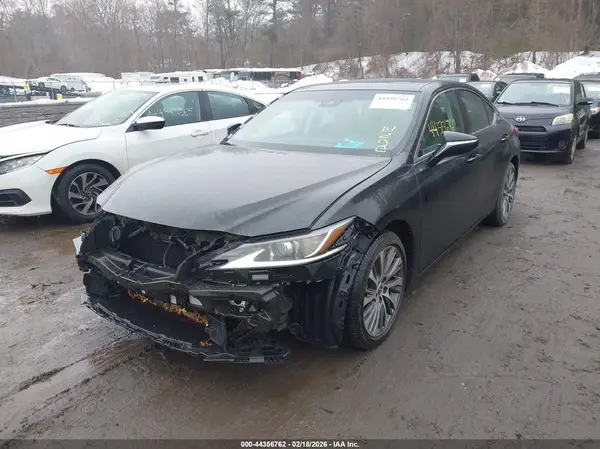 58ADZ1B13LU053490 2020 LEXUS ES - Image 2