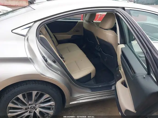 58ADZ1B13LU054882 2020 LEXUS ES - Image 8
