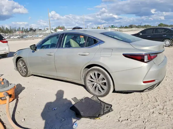 58ADZ1B13LU054980 2020 LEXUS ES - Image 2