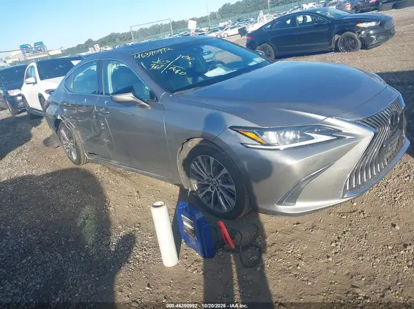58ADZ1B13LU062142 2020 LEXUS ES - Image 1