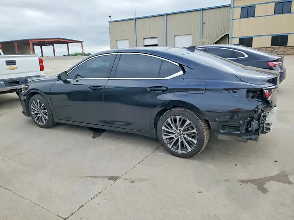 58ADZ1B13LU062982 2020 LEXUS ES - Image 2