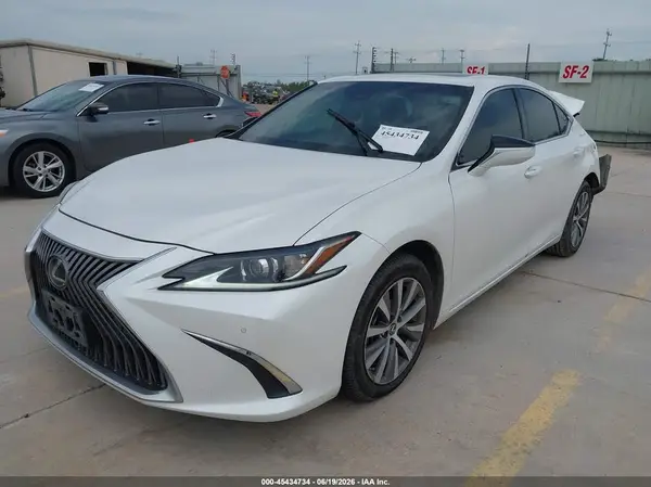 58ADZ1B13LU065042 2020 LEXUS ES - Image 2