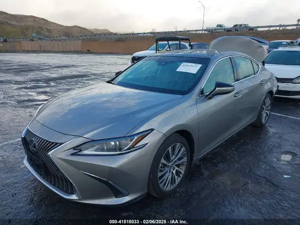 58ADZ1B13LU073688 2020 LEXUS ES - Image 2